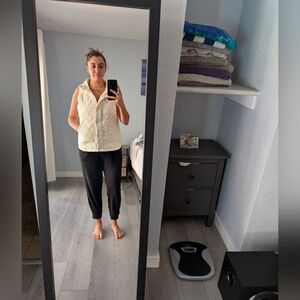 SHEWIN Puffer Vest in Beige size M